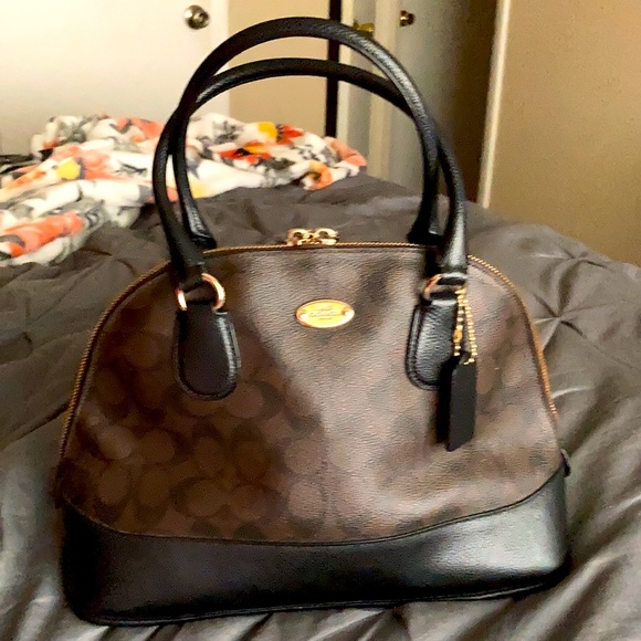 Coach purse - Picture 2 of 4